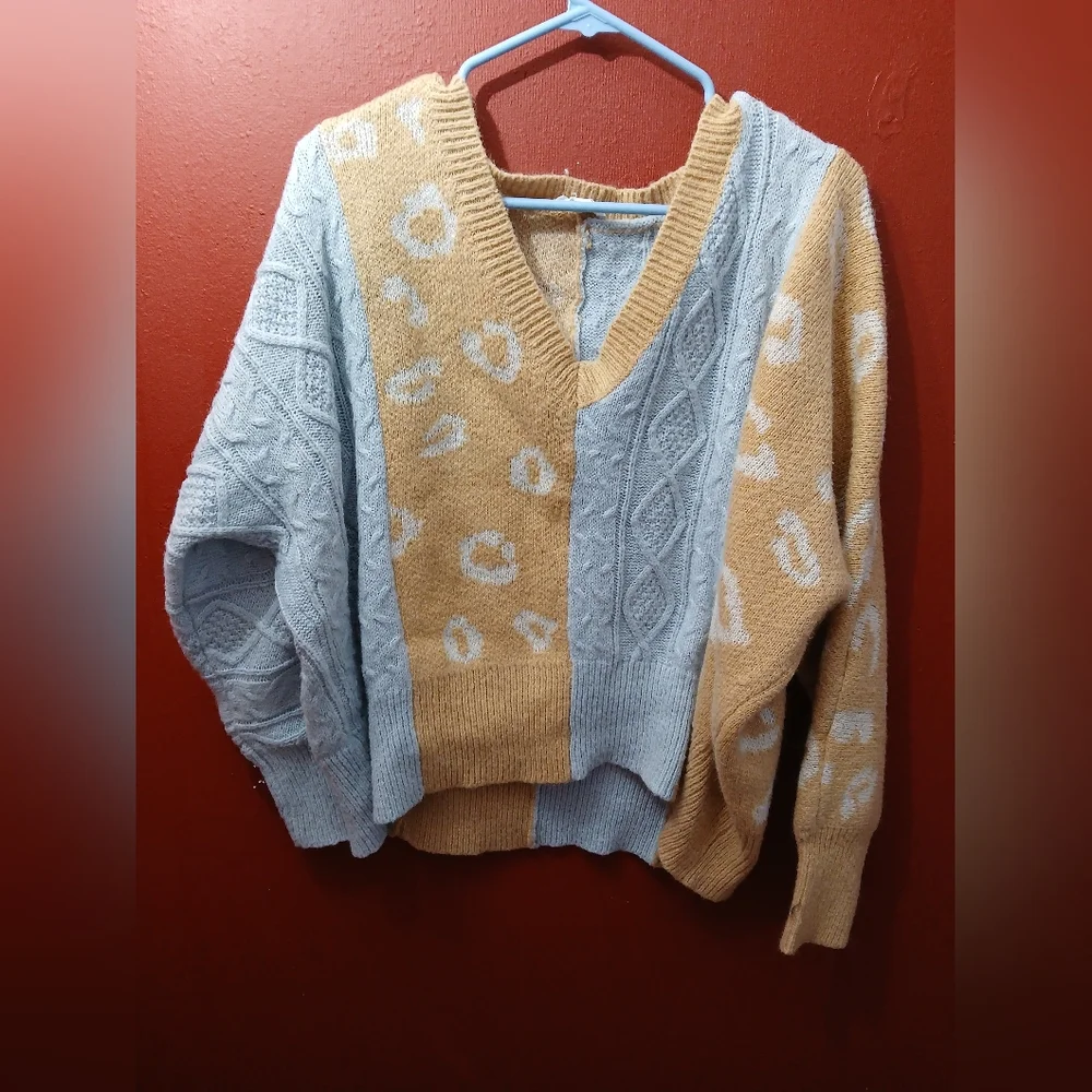 Two-Tone V-Neck Women Sweater